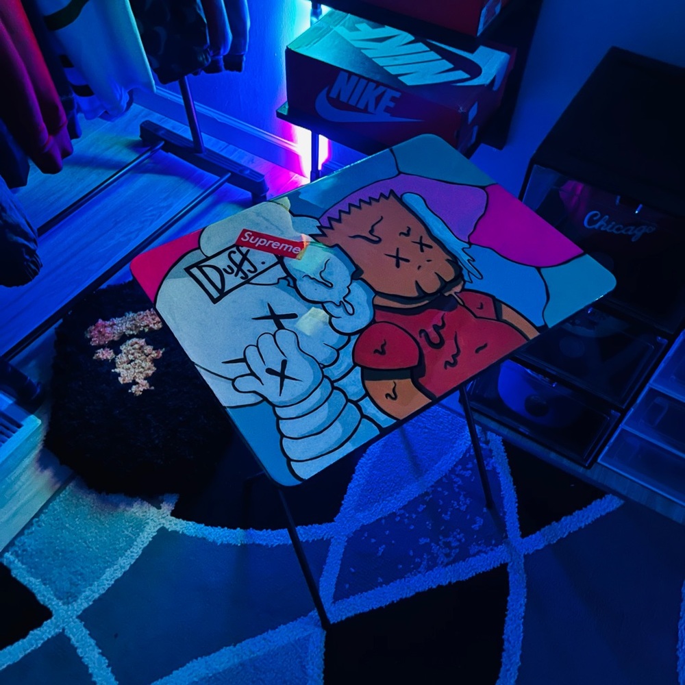 Small kaws coffee table - Picture 2 of 6